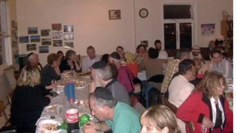 Kosher diners at New Zealand Chabad House