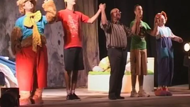 Tair Theater on Stage