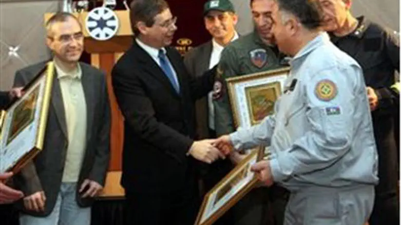 Ayalon with Crews from Abroad