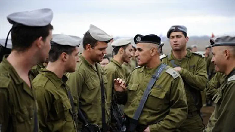Maj-Gen Turjeman with Yanshuf troops