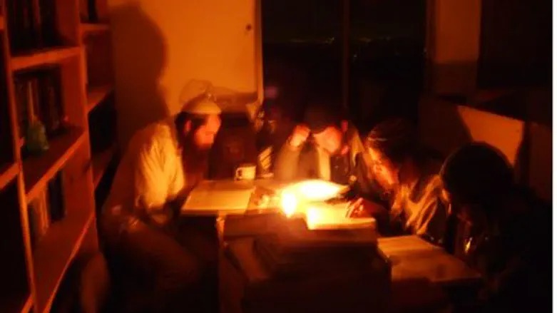 Gilad Farm in the Dark