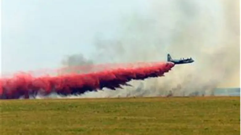 Aerial firefighting plane