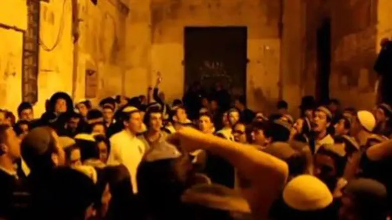 Sivuv Shearim on Rosh Chodesh Adar