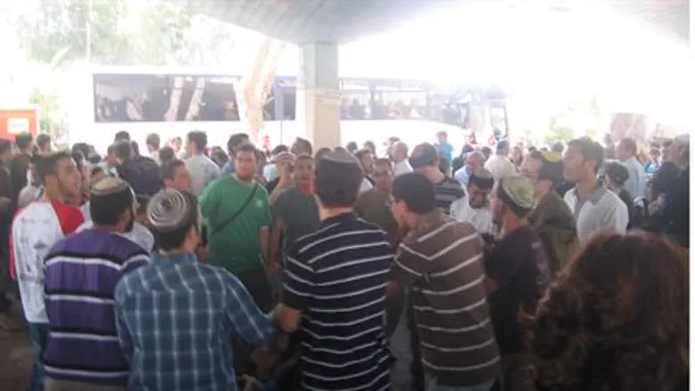 Yeshiva Soldiers Dance Before Enlistment