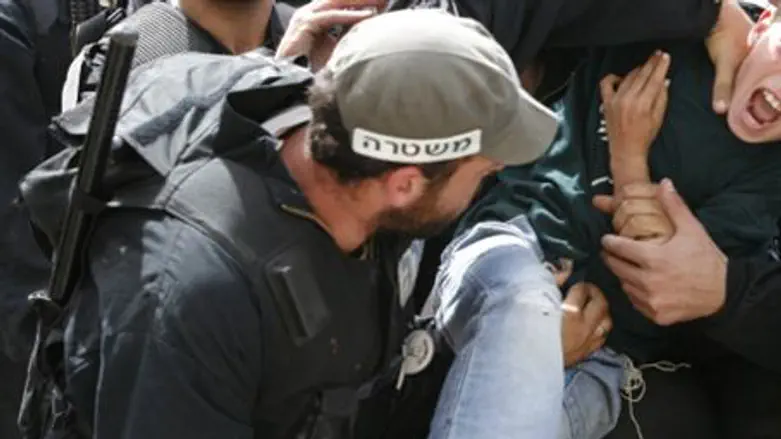  Police violence against Jews