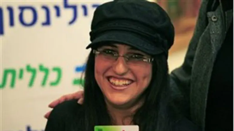 Shirley Marder with Organ Donor Card