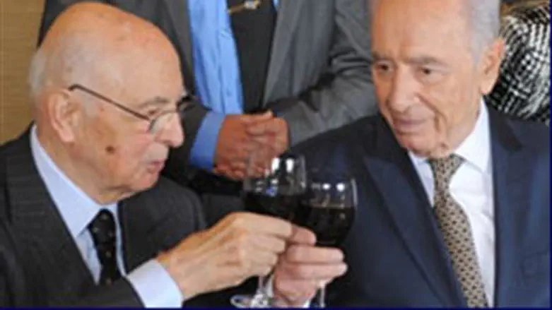 Peres and Napolitano