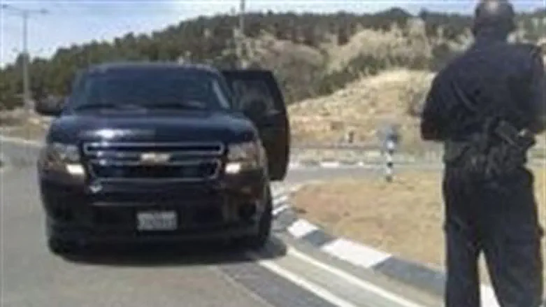 US diplomatic personnel at E-1