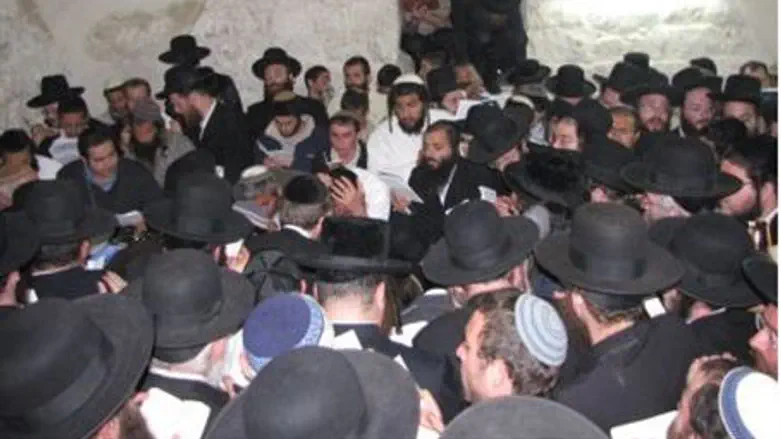 Prayer at Kever Yosef