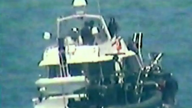 IDF Boards French Yacht