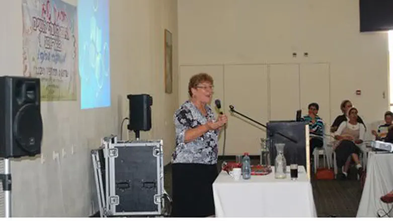 Miriam Peretz at women's conference