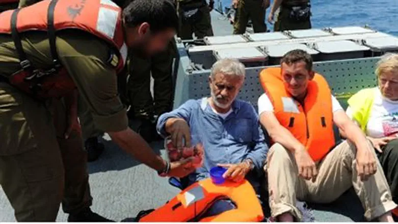 Navy commando serves food to activists