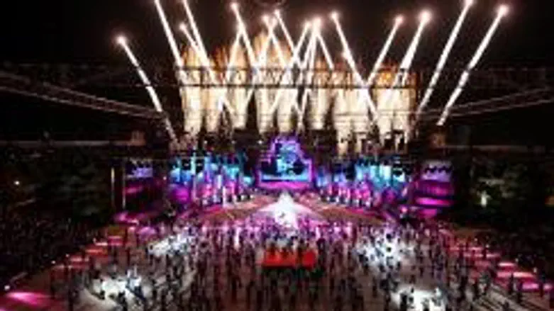 Fireworks over Har Herzl cemetery