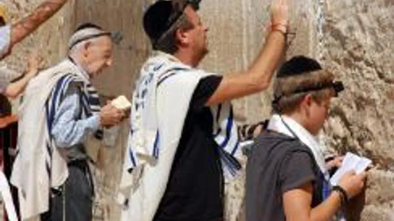 Three generations at the Kotel