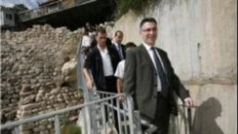 Saar tours the City of David