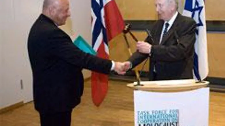 Norway's Tom Vraalsen, Israel's Dan Tichon