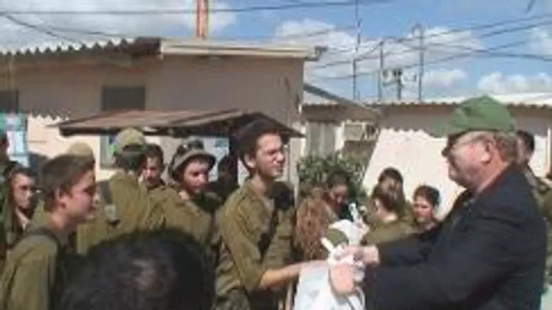 Mishloach manot from USA for Soldiers