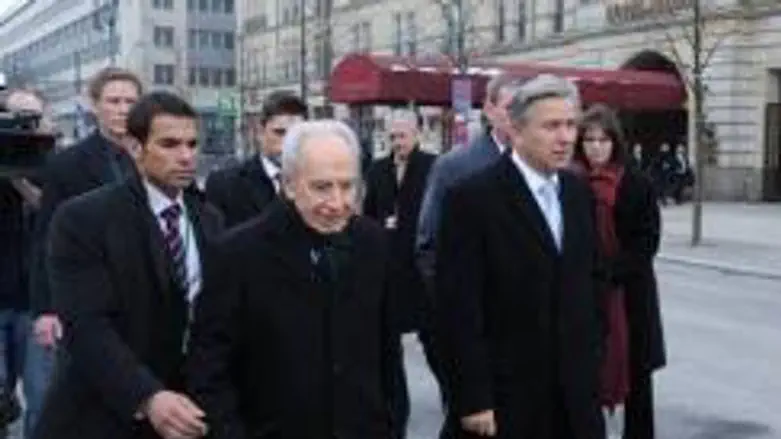 President Shimon Peres with Berlin mayor