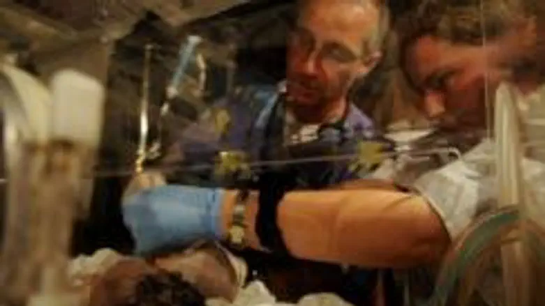 IDF team delivers premature baby in Haifa