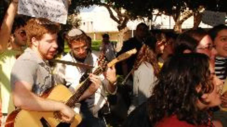 Students Protest Translation Prices