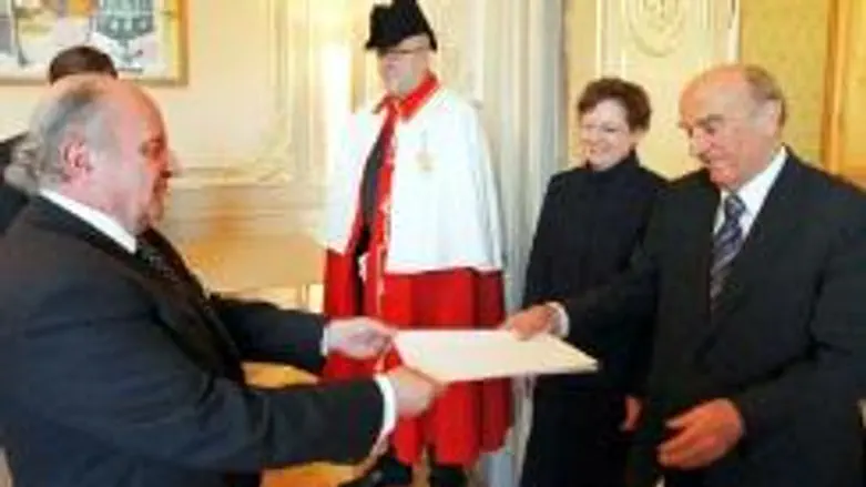 Finci as envoy to Swiss Federation