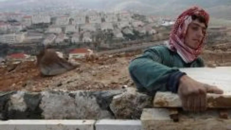 Arab worker at Beitar Illit