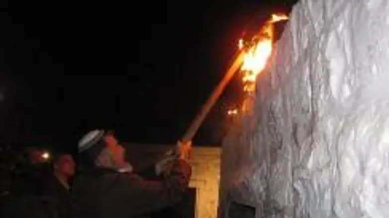 Mesika lights flame