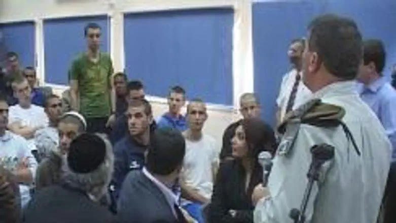 COS Ashkenazi with New Recruits