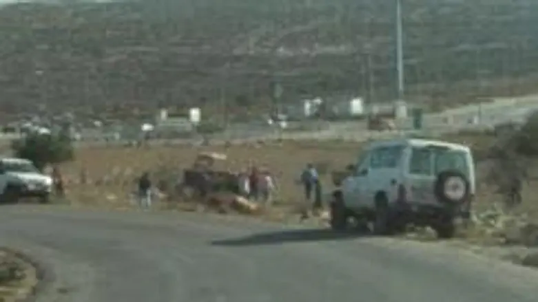 Red Cross jeep at Tapuach