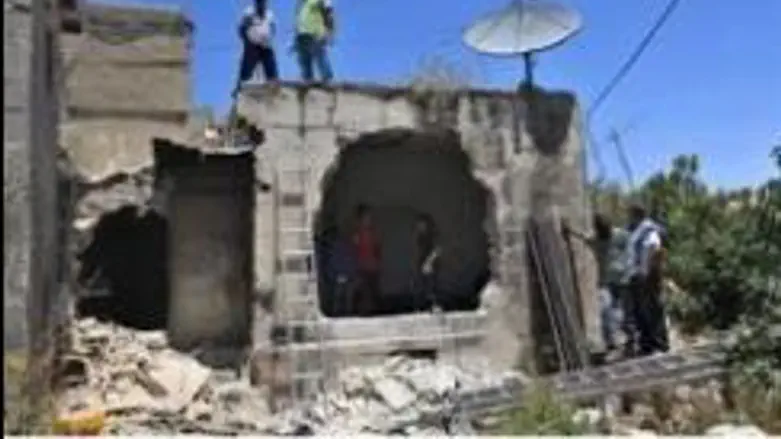 Illegal Arab home razed