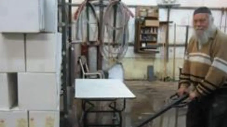 Yitzchak Herskovitz making wine