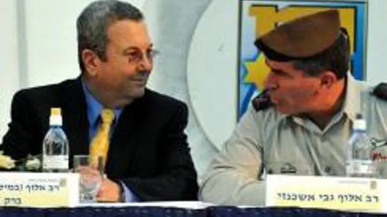 Barak and IDF Chief of Staff Ashkenazi