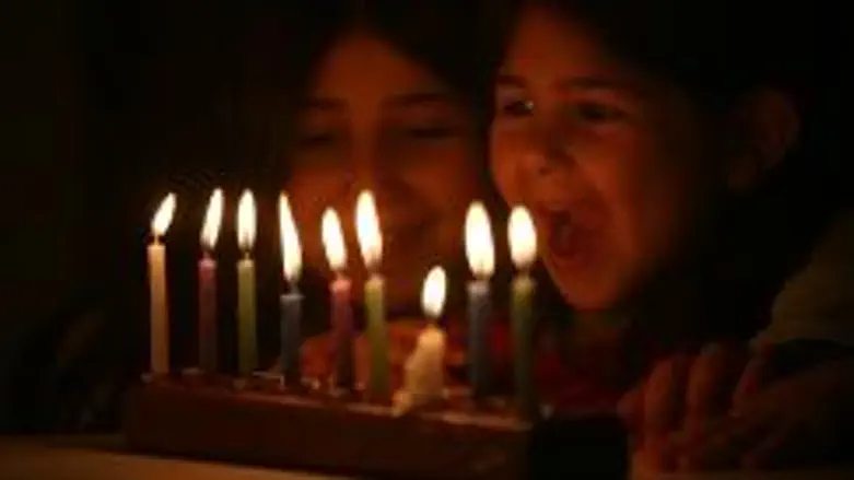 Chanukah lights to honor Chabd House victims