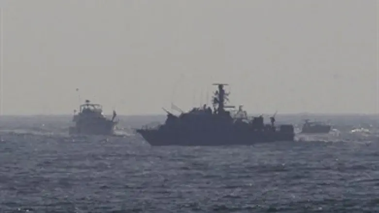 חיל הים בולם את המשט