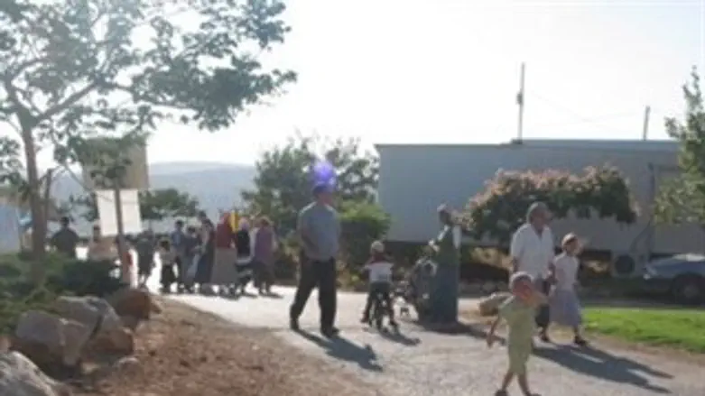 מודים לאלפים שבאו לחזק.