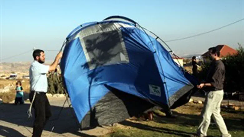 גם במגרון יש אוהלים. אוהל השוטר