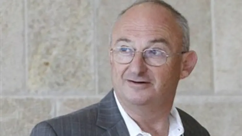 חושש. ח"כ אלדד.