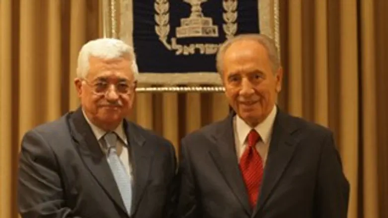 לא יפגשו. פרס ואבו מאזן