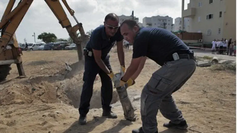 Removing Grad rocket in Israel after attack