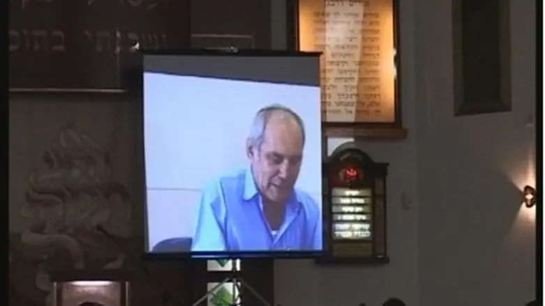 Rabbi Hanan Porat honored