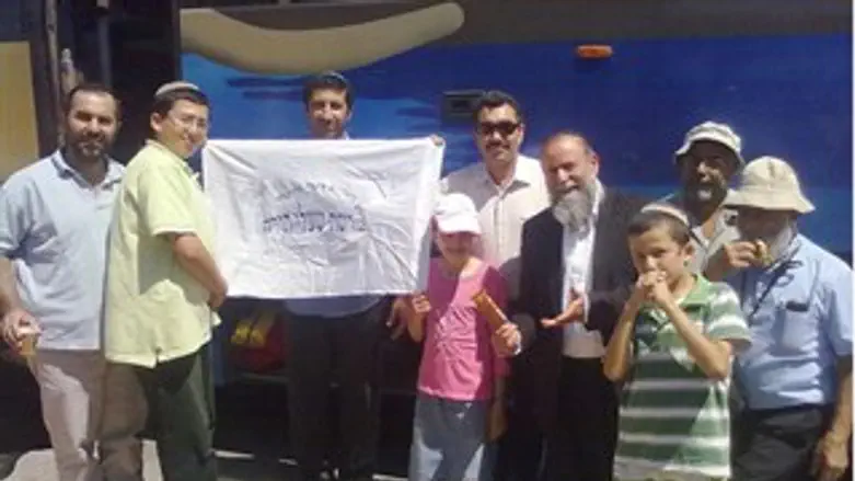 הרב יעקב לוי והקהילה בקריית מלאכי