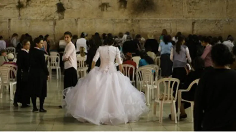 Bride at Kotel