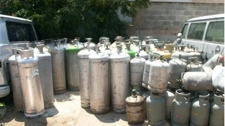 7 טון גז בשתי תחנות פיראטיות בלב ת"א