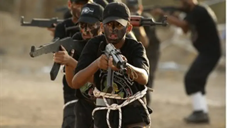 ילדים מתאמנים בעזה