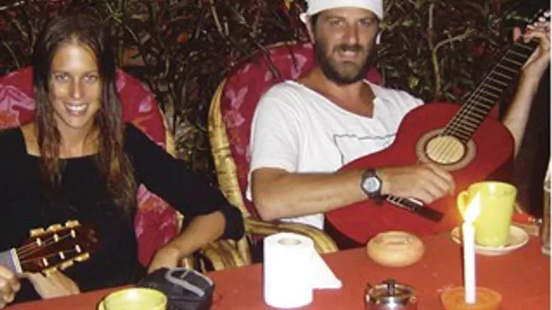 רוני וחגי במפגש אקראי בהודו