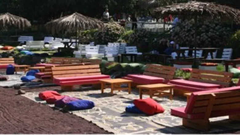 בוסתן עין זיון