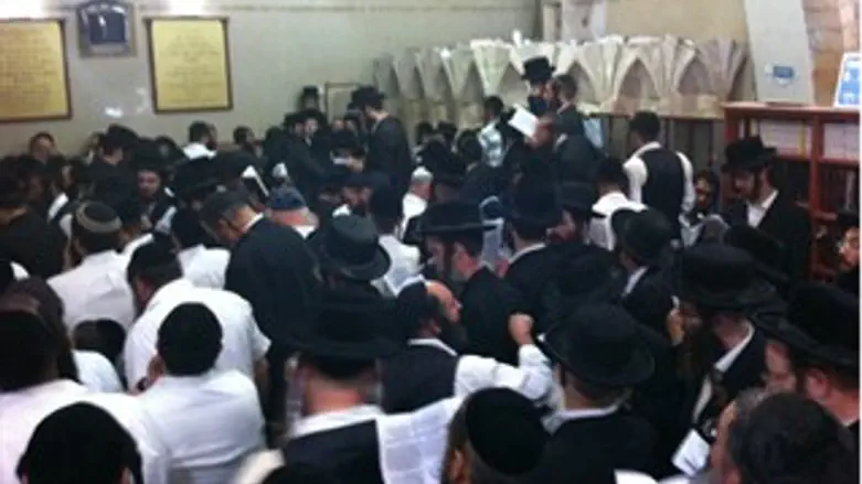 תפילת יום כיפור קטן. קבר ר' מאיר בעל הנס