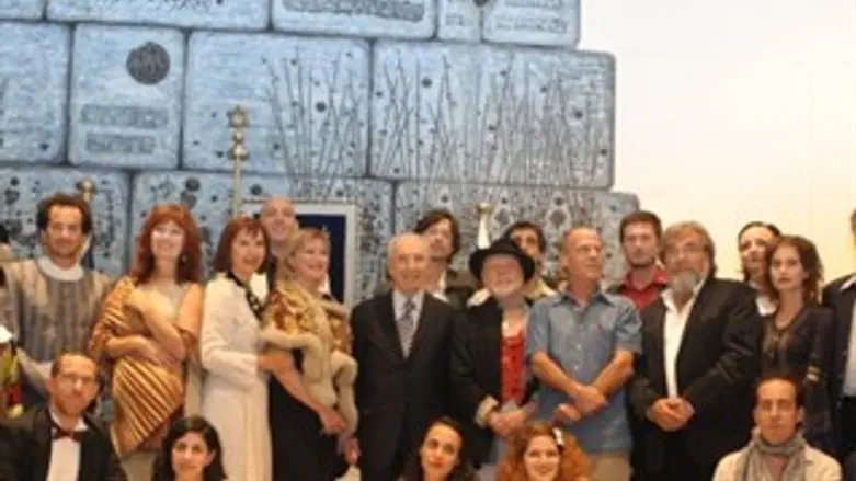 פרס ושחקני גשר. הערב