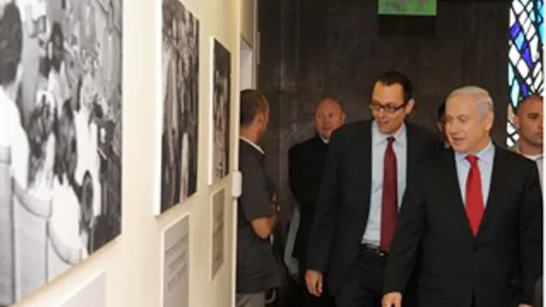 נתניהו בתערוכה