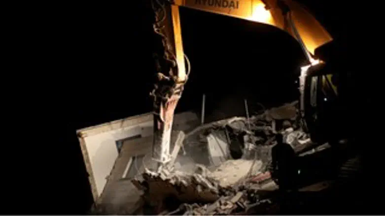 הרס בתי הקבע במגרון